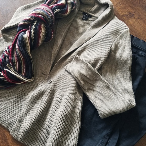 H&M Sweaters - H&M Peplum Sweater